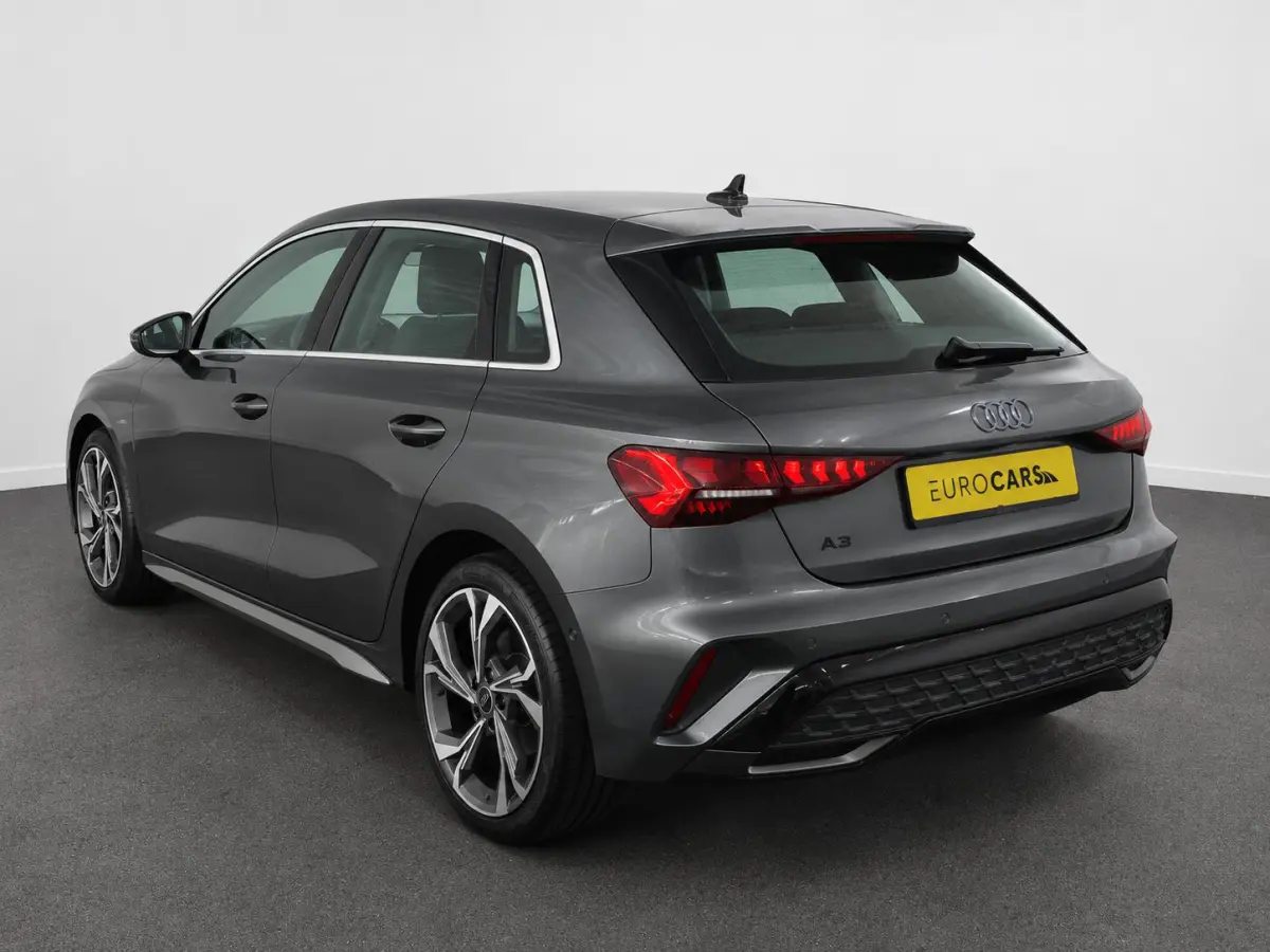 40 TFSI e 204pk Automaat S-Line edition Comfort pakket Plus Lichtmetalen Velgen 18" Matrix Led Parkeer sensoren Camera Cruise Control Adaptive Navigatie Apple Carplay/Android Auto
