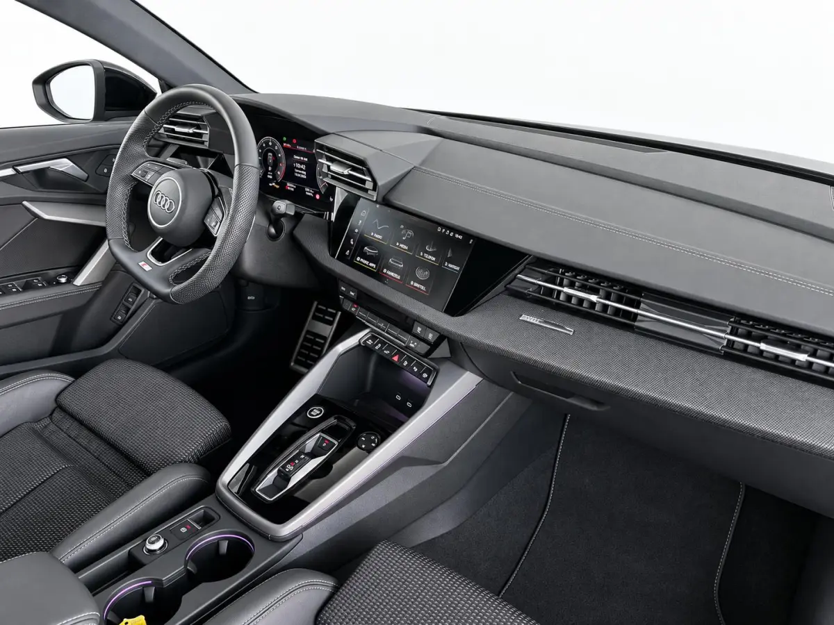 40 TFSI e 204pk Automaat S-Line edition Comfort pakket Plus Lichtmetalen Velgen 18" Matrix Led Parkeer sensoren Camera Cruise Control Adaptive Navigatie Apple Carplay/Android Auto