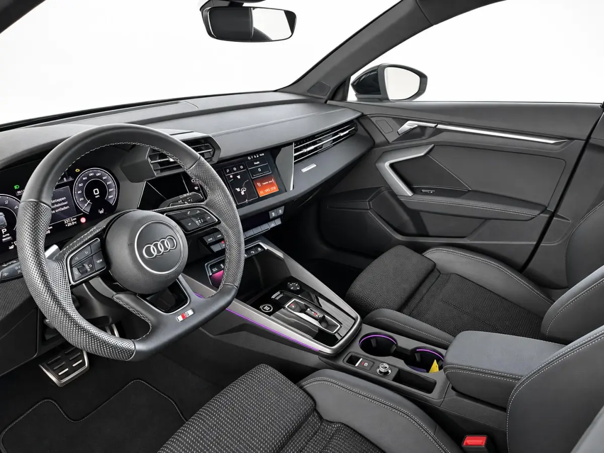 40 TFSI e 204pk Automaat S-Line edition Comfort pakket Plus Lichtmetalen Velgen 18" Matrix Led Parkeer sensoren Camera Cruise Control Adaptive Navigatie Apple Carplay/Android Auto