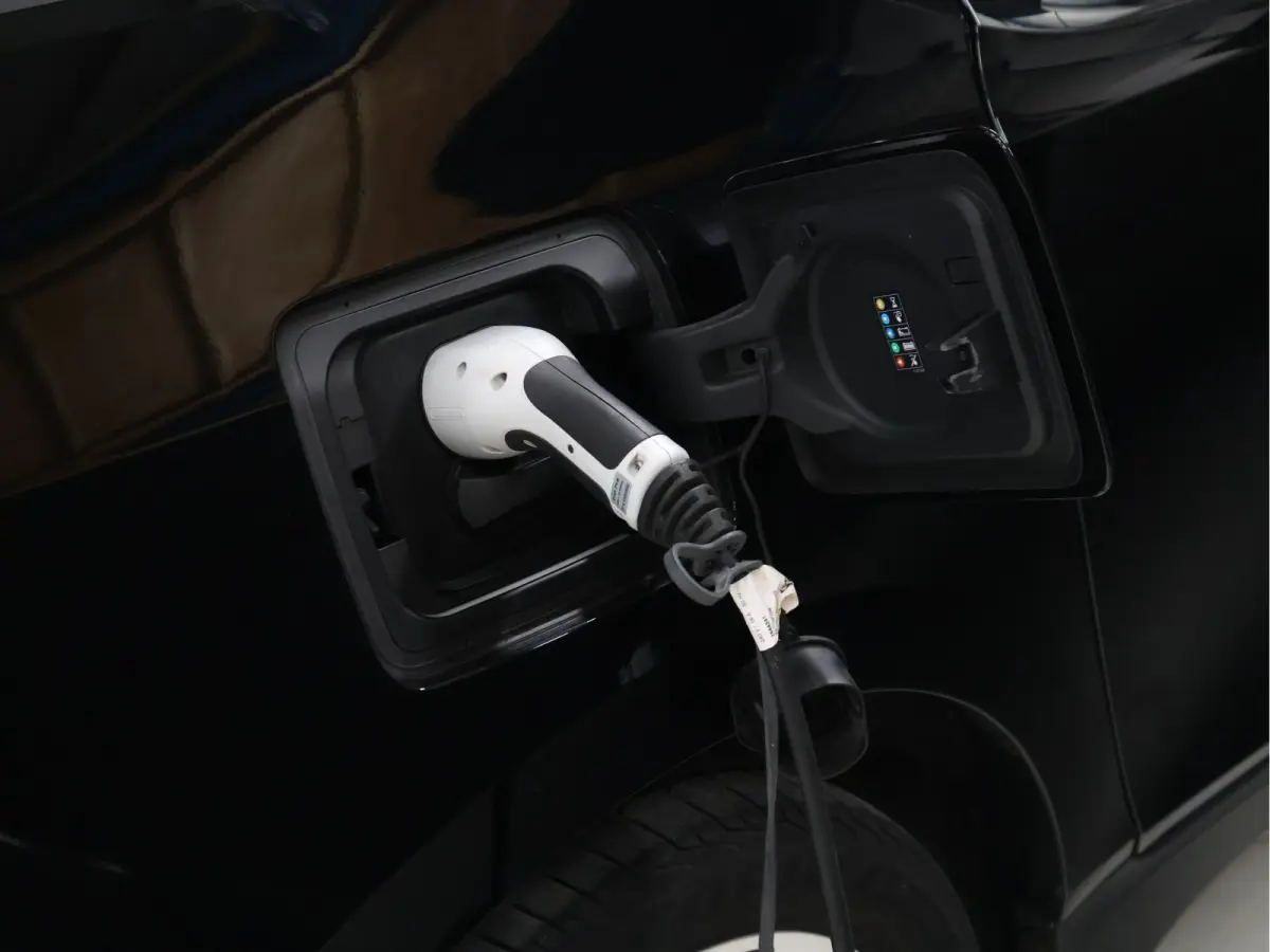 Basis Comfort 22 kWh [CRUISE CONTROL, STOELVERWARMING, PDC A, BLUETOOTH, CLIMATE CONTROL, NAVIGATIE, RADIO, NIEUWSTAAT]