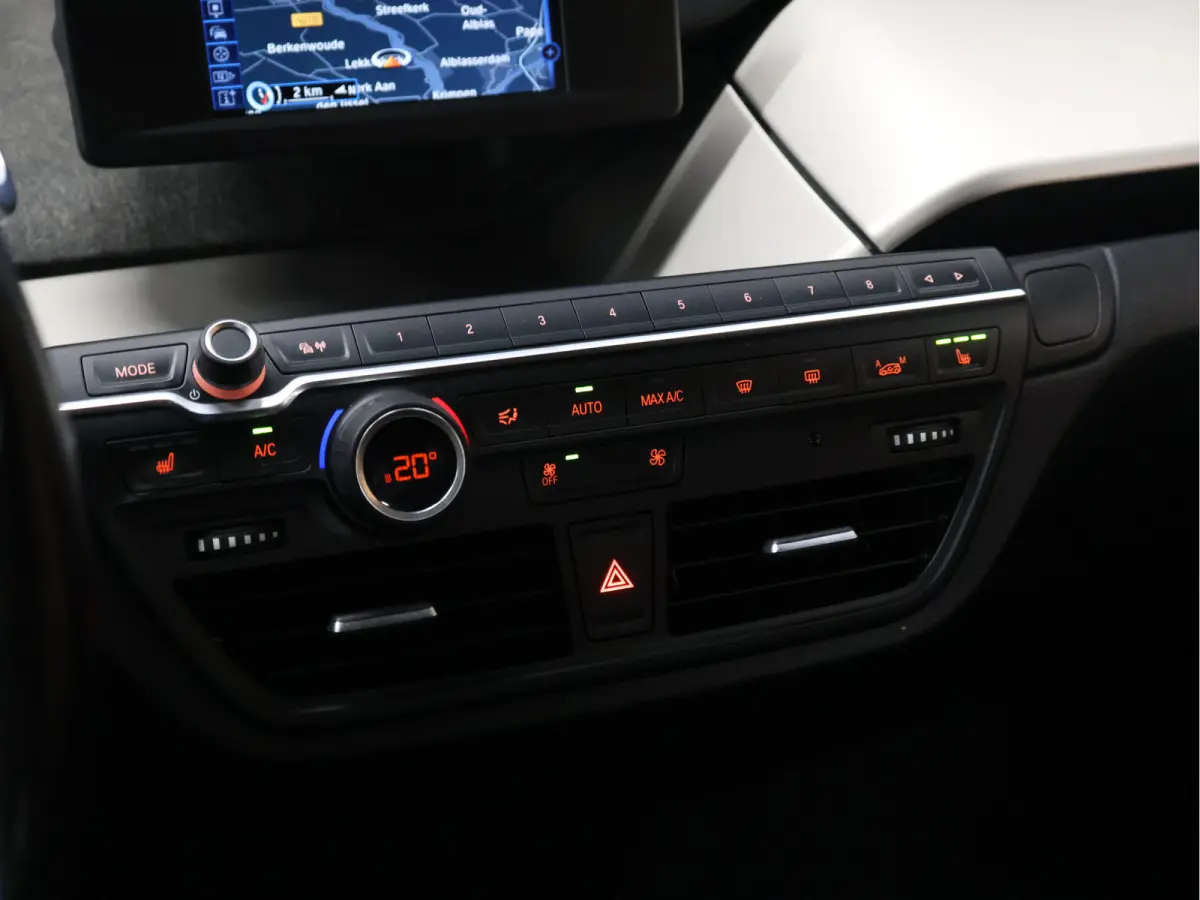 Basis Comfort 22 kWh [CRUISE CONTROL, STOELVERWARMING, PDC A, BLUETOOTH, CLIMATE CONTROL, NAVIGATIE, RADIO, NIEUWSTAAT]