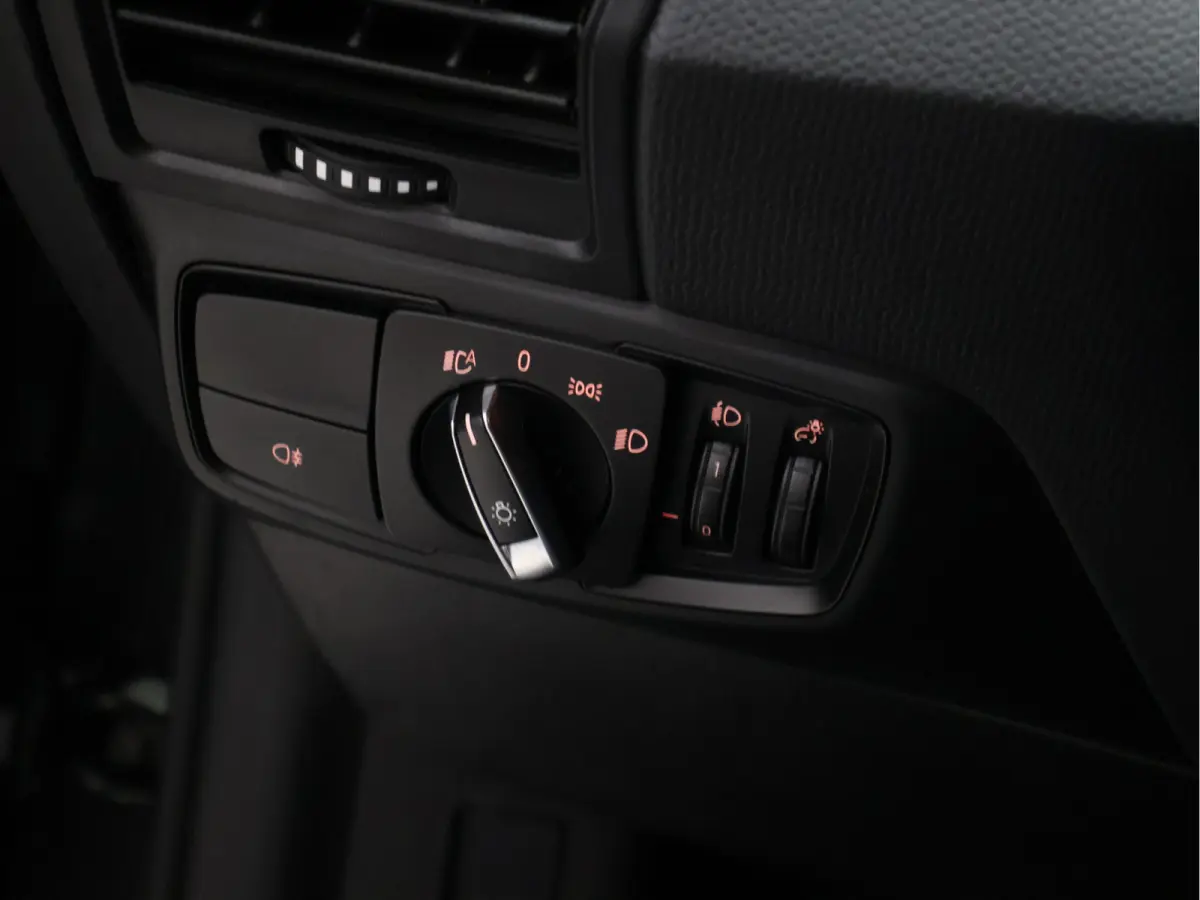 Basis Comfort 22 kWh [CRUISE CONTROL, STOELVERWARMING, PDC A, BLUETOOTH, CLIMATE CONTROL, NAVIGATIE, RADIO, NIEUWSTAAT]