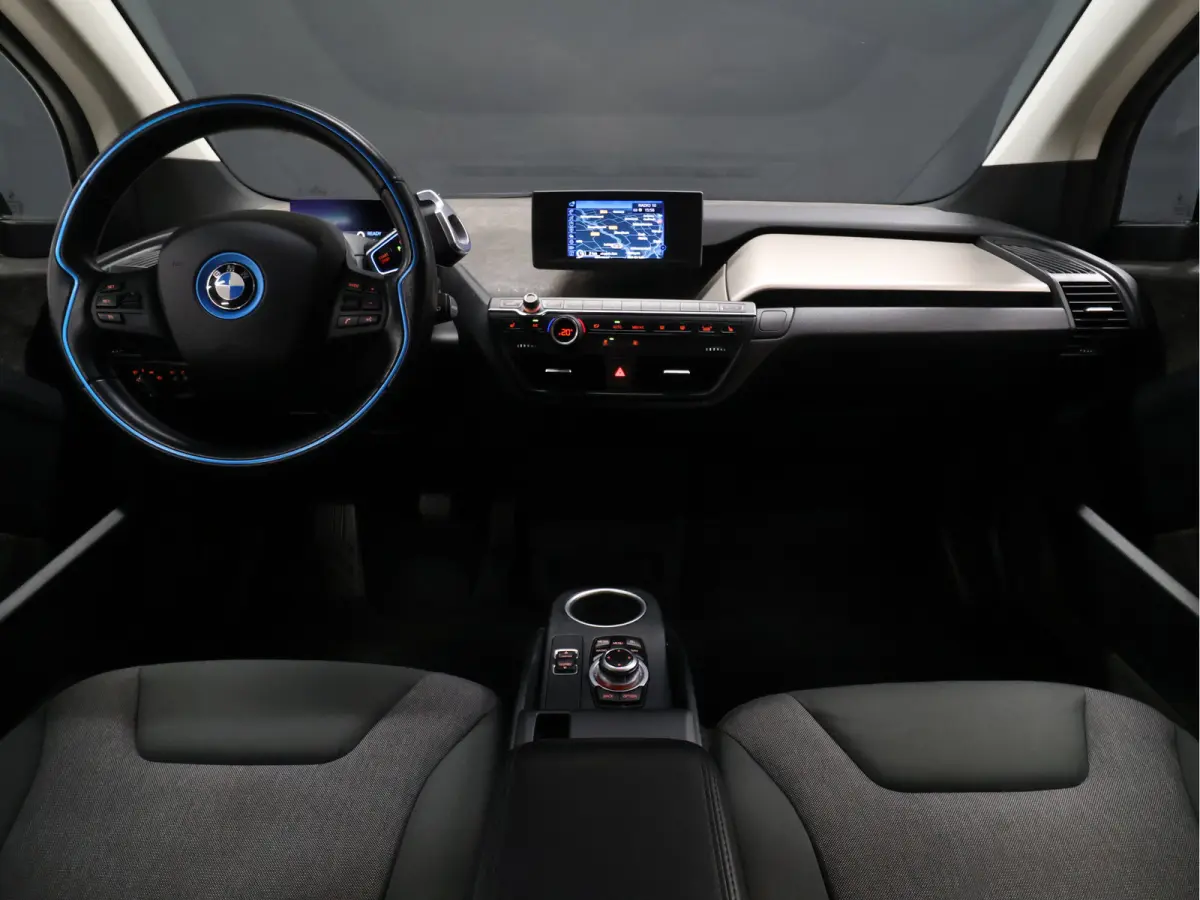 Basis Comfort 22 kWh [CRUISE CONTROL, STOELVERWARMING, PDC A, BLUETOOTH, CLIMATE CONTROL, NAVIGATIE, RADIO, NIEUWSTAAT]