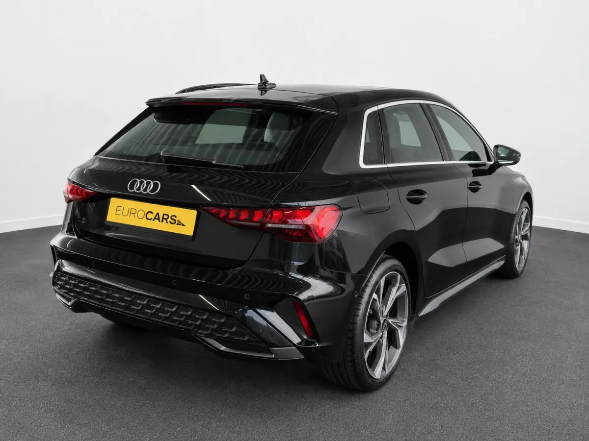 40 TFSI e 204pk Automaat S-Line edition Comfort pakket Plus Lichtmetalen Velgen 18" Matrix Led Parkeer sensoren Camera Cruise Control Adaptive Navigatie Apple Carplay/Android Auto