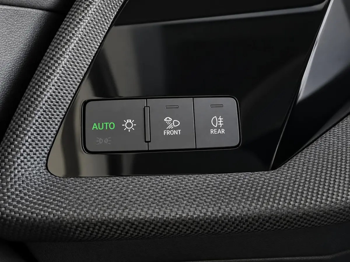 40 TFSI e 204pk Automaat S-Line edition Comfort pakket Plus Lichtmetalen Velgen 18" Matrix Led Parkeer sensoren Camera Cruise Control Adaptive Navigatie Apple Carplay/Android Auto