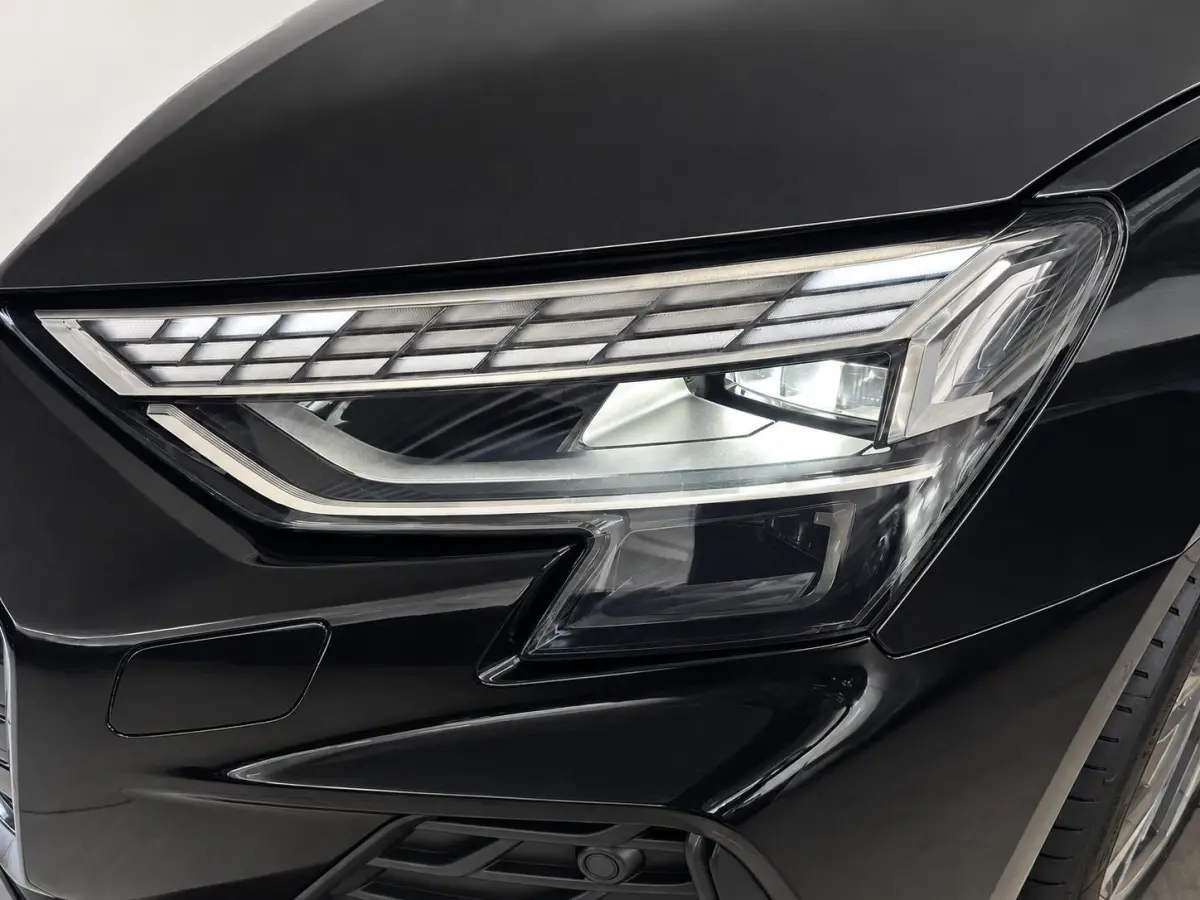 40 TFSI e 204pk Automaat S-Line edition Comfort pakket Plus Lichtmetalen Velgen 18" Matrix Led Parkeer sensoren Camera Cruise Control Adaptive Navigatie Apple Carplay/Android Auto
