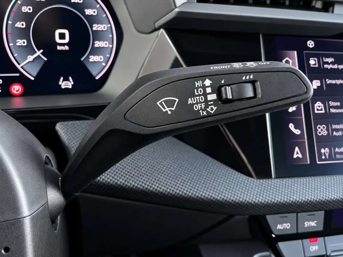40 TFSI e 204pk Automaat S-Line edition Comfort pakket Plus Lichtmetalen Velgen 18" Matrix Led Parkeer sensoren Camera Cruise Control Adaptive Navigatie Apple Carplay/Android Auto