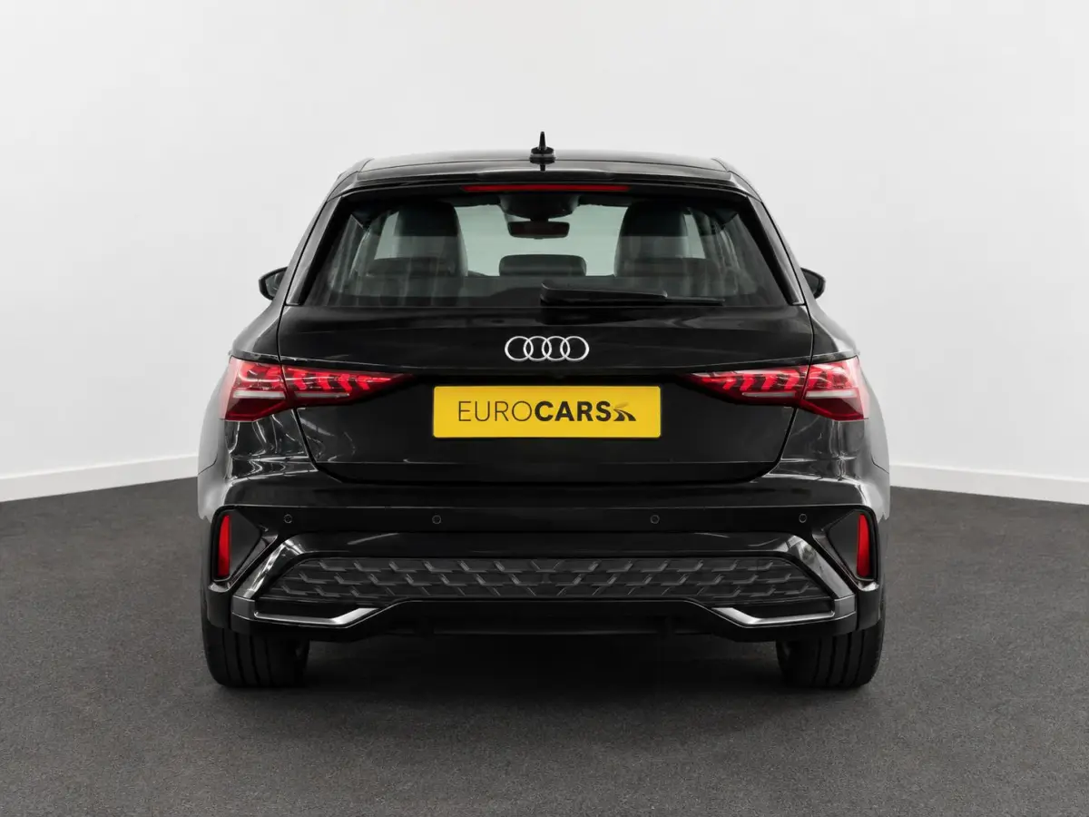 40 TFSI e 204pk Automaat S-Line edition Comfort pakket Plus Lichtmetalen Velgen 18" Matrix Led Parkeer sensoren Camera Cruise Control Adaptive Navigatie Apple Carplay/Android Auto