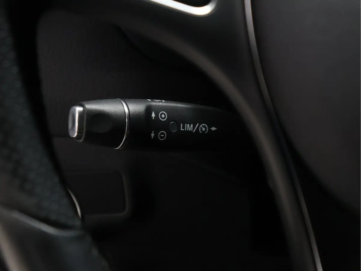 180 Ambition [CRUISE CONTROL, PDC V+A, NAVIGATIE, BLUETOOTH, AIRCO, RADIO, LED, LEDER, NIEUWSTAAT]
