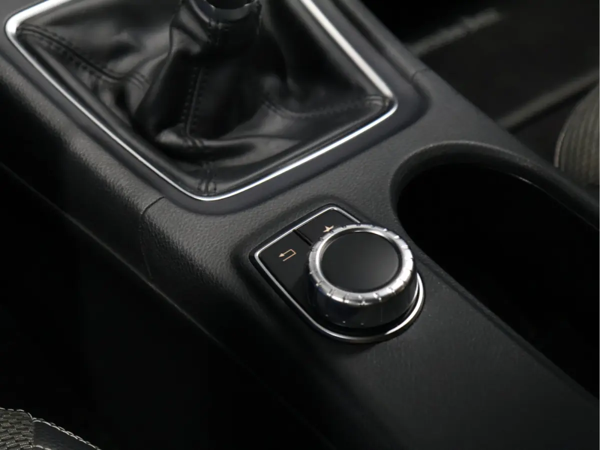 180 Ambition [CRUISE CONTROL, PDC V+A, NAVIGATIE, BLUETOOTH, AIRCO, RADIO, LED, LEDER, NIEUWSTAAT]