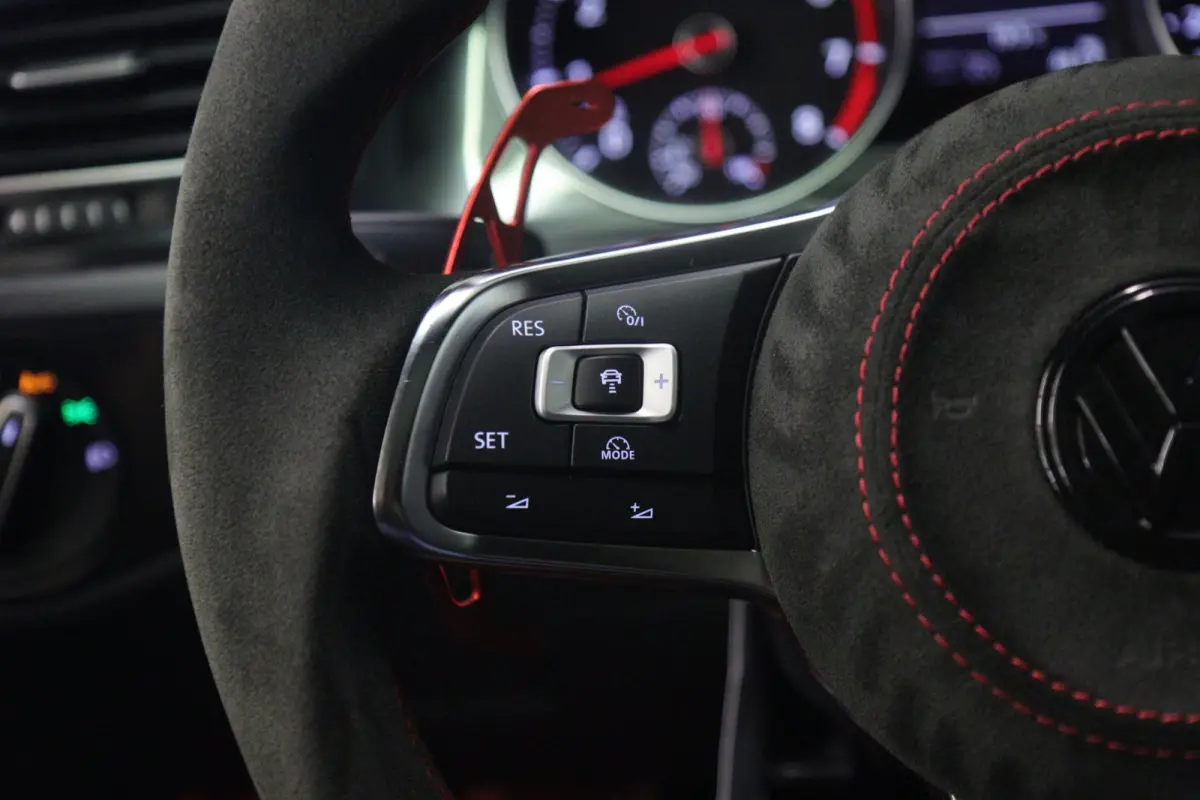 2.0 TSI GTI Performance PANO/CARPLAY/STOELVER/CAM/DCC/VOL