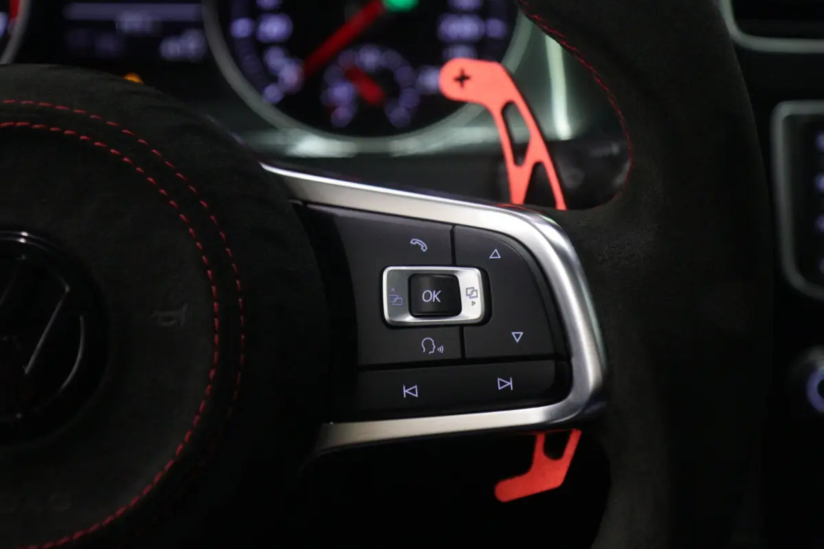 2.0 TSI GTI Performance PANO/CARPLAY/STOELVER/CAM/DCC/VOL