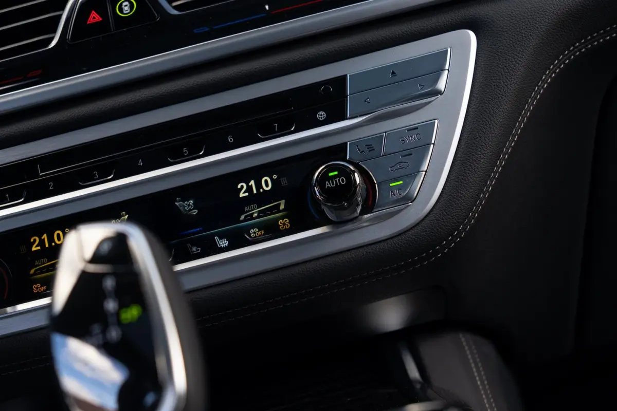 750i 4.4 V8 xDrive M-Sport|2e Eig|AchterasBesturing|Bowers & Wilkins|Massage|SoftClose|Trekhaak|CarPlay|Laser|Dealer Onderhouden
