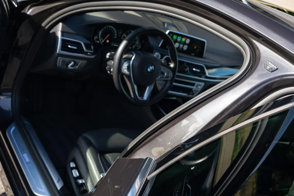 750i 4.4 V8 xDrive M-Sport|2e Eig|AchterasBesturing|Bowers & Wilkins|Massage|SoftClose|Trekhaak|CarPlay|Laser|Dealer Onderhouden