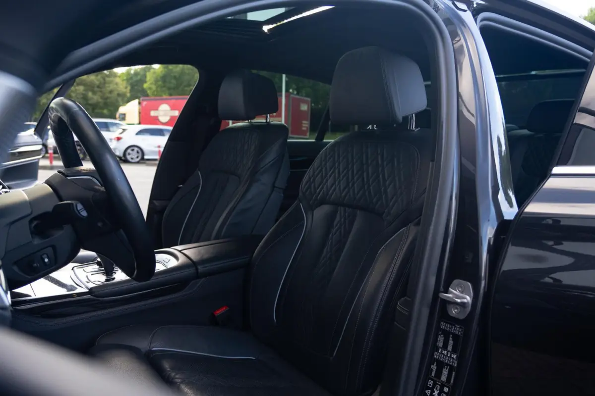 750i 4.4 V8 xDrive M-Sport|2e Eig|AchterasBesturing|Bowers & Wilkins|Massage|SoftClose|Trekhaak|CarPlay|Laser|Dealer Onderhouden