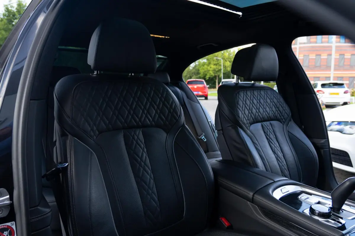 750i 4.4 V8 xDrive M-Sport|2e Eig|AchterasBesturing|Bowers & Wilkins|Massage|SoftClose|Trekhaak|CarPlay|Laser|Dealer Onderhouden