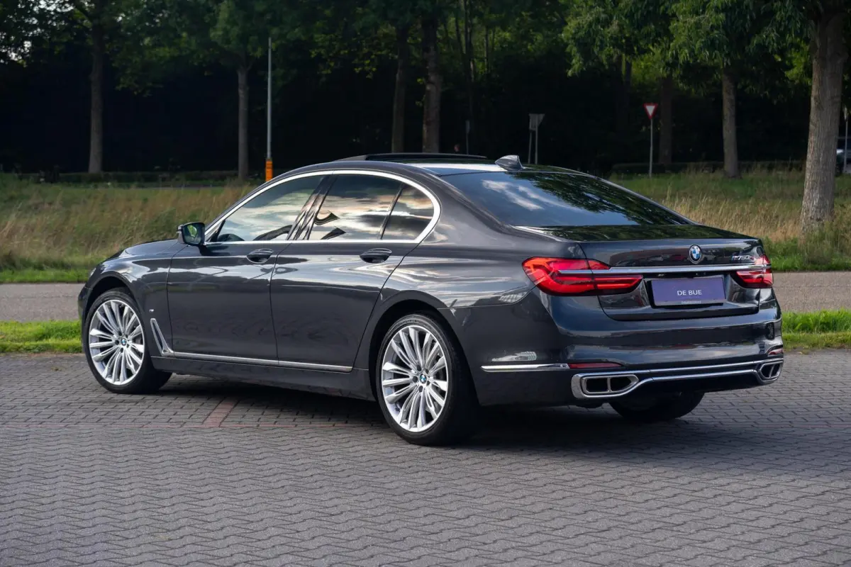 750i 4.4 V8 xDrive M-Sport|2e Eig|AchterasBesturing|Bowers & Wilkins|Massage|SoftClose|Trekhaak|CarPlay|Laser|Dealer Onderhouden