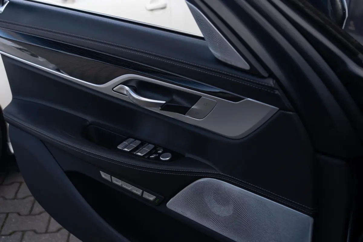 750i 4.4 V8 xDrive M-Sport|2e Eig|AchterasBesturing|Bowers & Wilkins|Massage|SoftClose|Trekhaak|CarPlay|Laser|Dealer Onderhouden