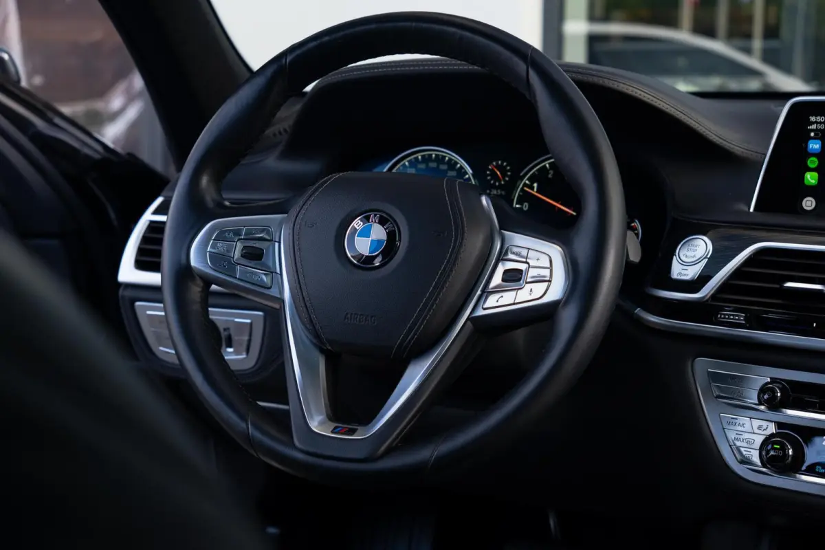 750i 4.4 V8 xDrive M-Sport|2e Eig|AchterasBesturing|Bowers & Wilkins|Massage|SoftClose|Trekhaak|CarPlay|Laser|Dealer Onderhouden
