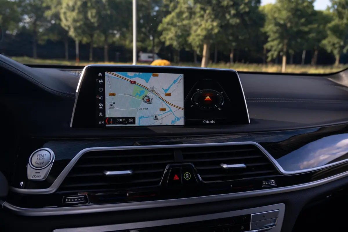 750i 4.4 V8 xDrive M-Sport|2e Eig|AchterasBesturing|Bowers & Wilkins|Massage|SoftClose|Trekhaak|CarPlay|Laser|Dealer Onderhouden