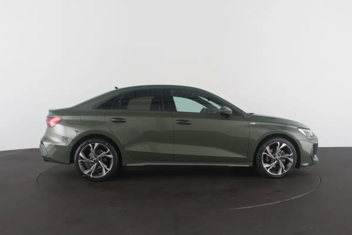30TFSI MHEV S line Sport Edition > District Green/Leer/Full S line/18inch/ACC...