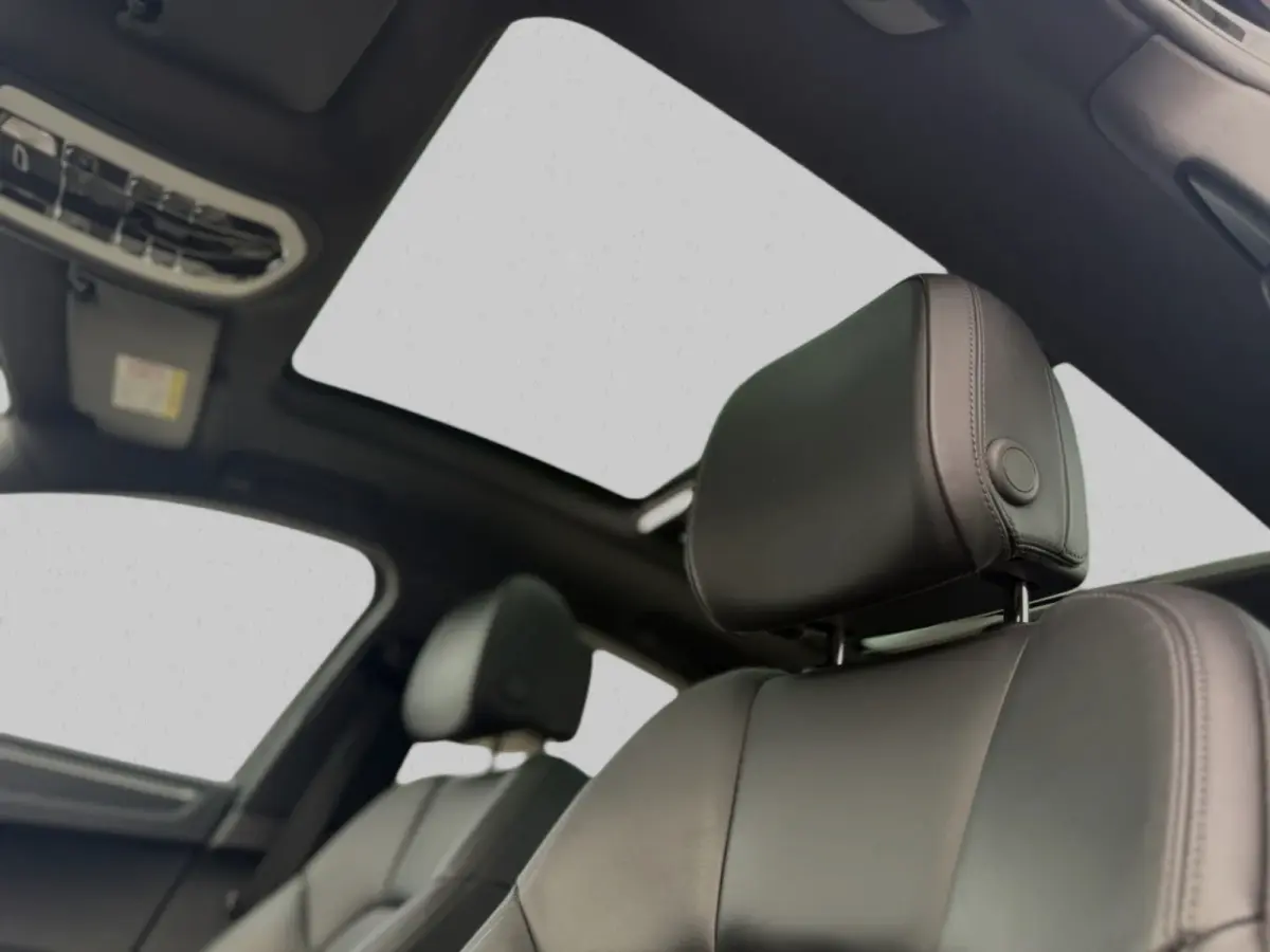 2.0 (NL-auto, Dealer ondH, Panorama, Luxe stoelen, Camera, StoelV, StoelV, Lane Assist, Etc)