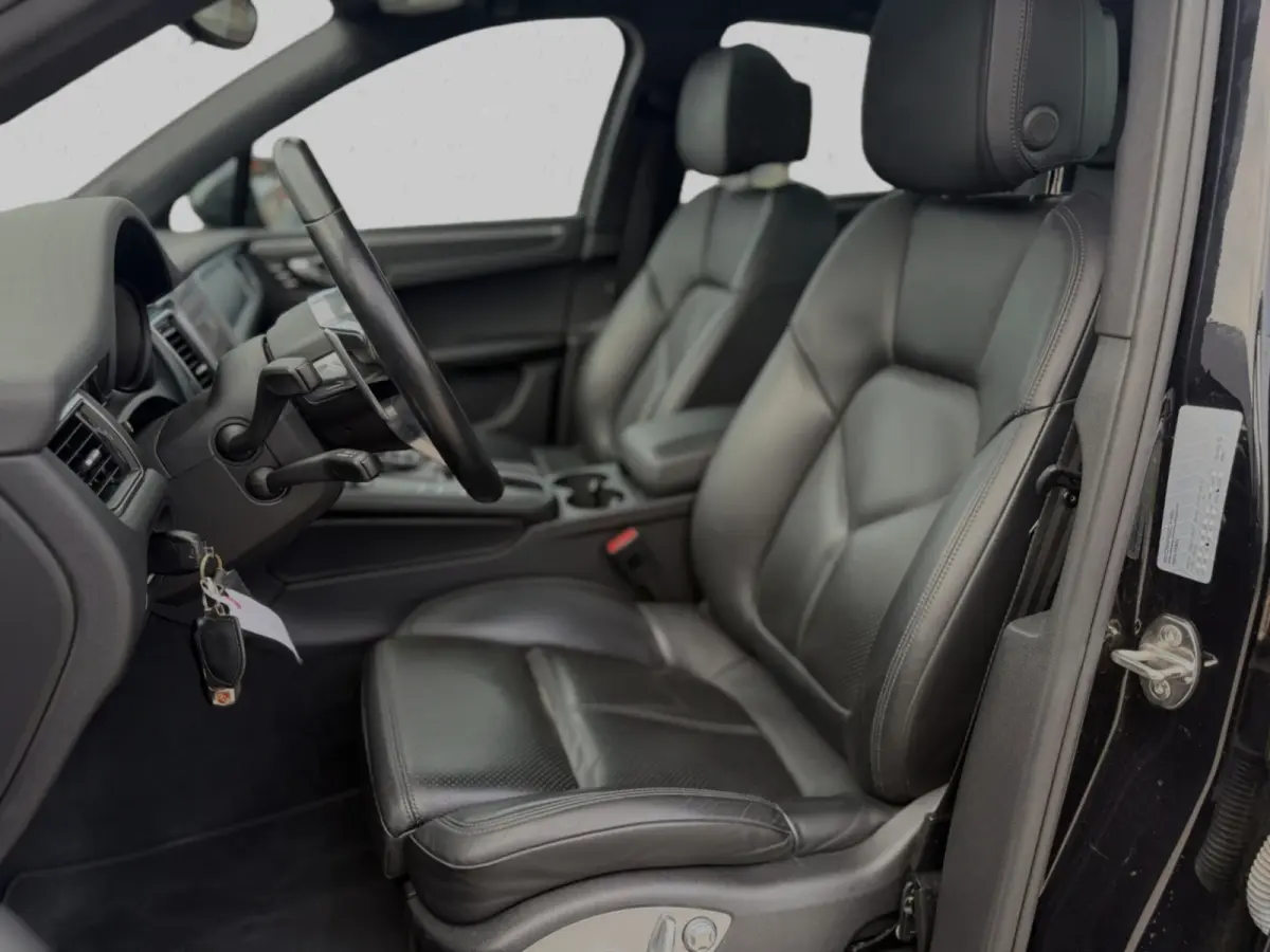 2.0 (NL-auto, Dealer ondH, Panorama, Luxe stoelen, Camera, StoelV, StoelV, Lane Assist, Etc)