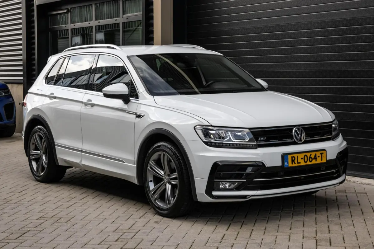 1.4 TSI R-Line | TREKHAAK | CARPLAY | ACC | LED | 19" LM VELG