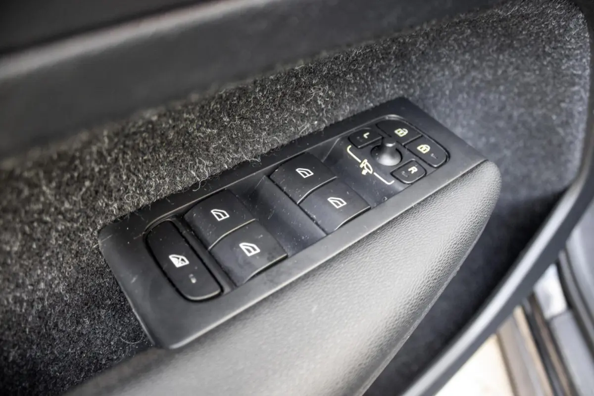 1.5 T5 Twin Engine | CARPLAY | TREKHAAK | MEMORY | LED