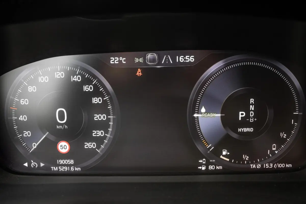 1.5 T5 Twin Engine | CARPLAY | TREKHAAK | MEMORY | LED