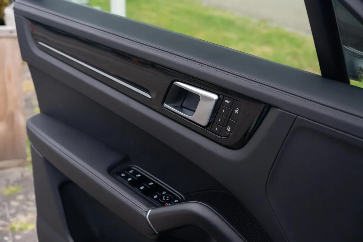 3.0 E-Hybrid Platinum Edition|Panorama|Bose|Massage|Trekhaak|Ventilatie|360 Camera|Chrono|Dealer Onderhouden