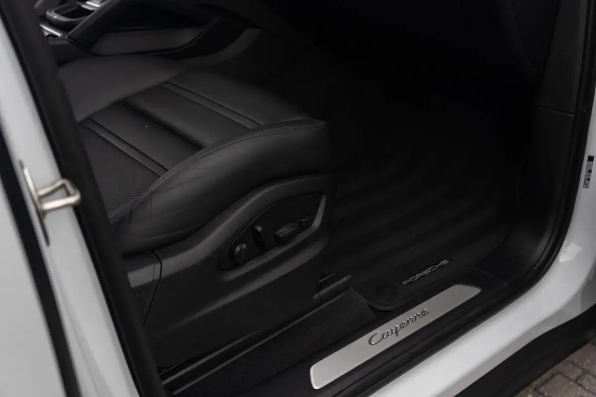 3.0 E-Hybrid Platinum Edition|Panorama|Bose|Massage|Trekhaak|Ventilatie|360 Camera|Chrono|Dealer Onderhouden