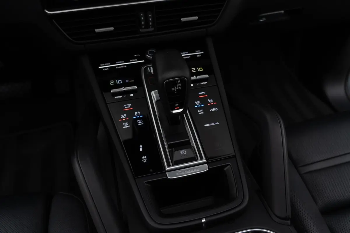 3.0 E-Hybrid Platinum Edition|Panorama|Bose|Massage|Trekhaak|Ventilatie|360 Camera|Chrono|Dealer Onderhouden