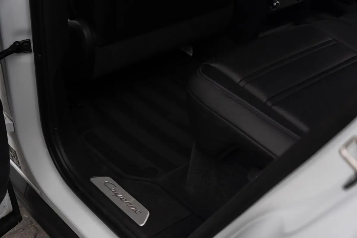 3.0 E-Hybrid Platinum Edition|Panorama|Bose|Massage|Trekhaak|Ventilatie|360 Camera|Chrono|Dealer Onderhouden