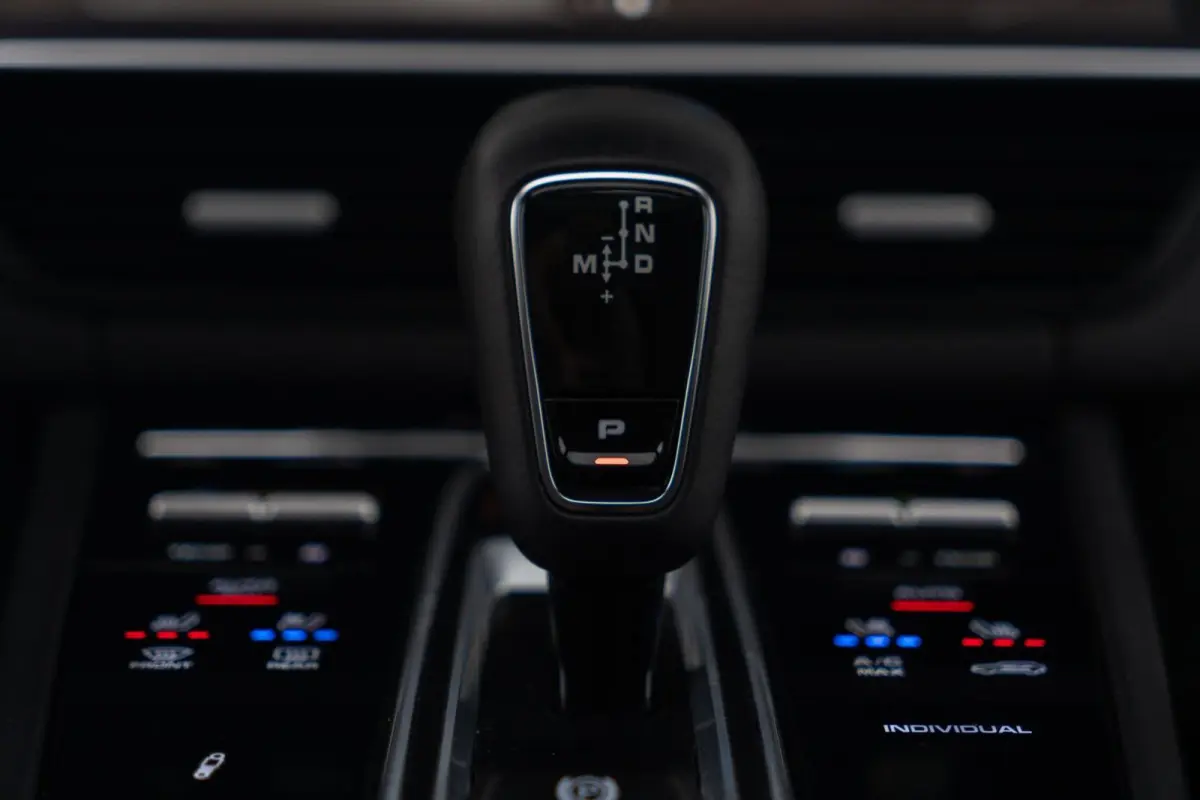 3.0 E-Hybrid Platinum Edition|Panorama|Bose|Massage|Trekhaak|Ventilatie|360 Camera|Chrono|Dealer Onderhouden