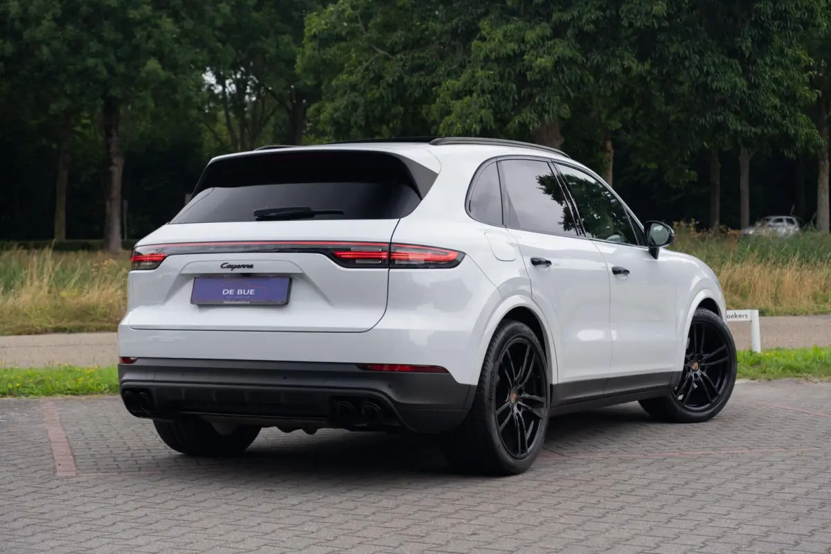 3.0 E-Hybrid Platinum Edition|Panorama|Bose|Massage|Trekhaak|Ventilatie|360 Camera|Chrono|Dealer Onderhouden