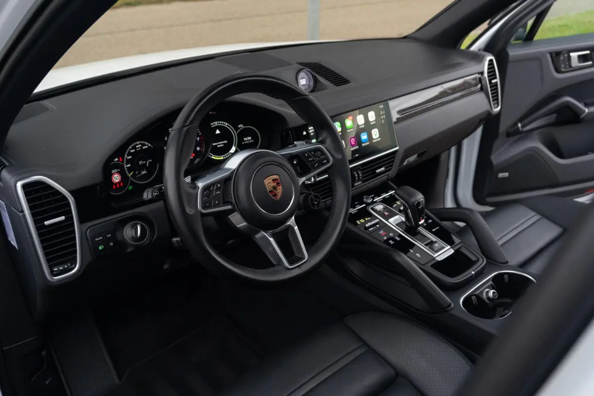 3.0 E-Hybrid Platinum Edition|Panorama|Bose|Massage|Trekhaak|Ventilatie|360 Camera|Chrono|Dealer Onderhouden