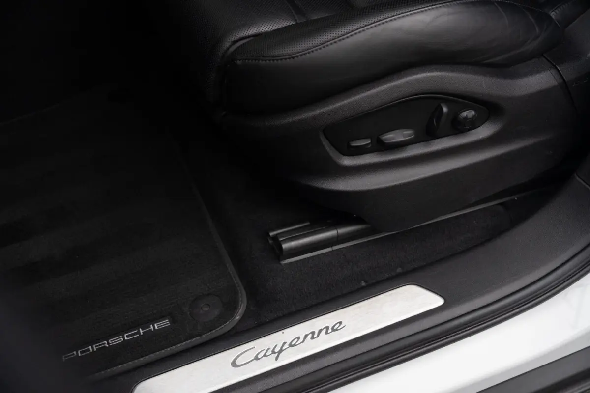 3.0 E-Hybrid Platinum Edition|Panorama|Bose|Massage|Trekhaak|Ventilatie|360 Camera|Chrono|Dealer Onderhouden