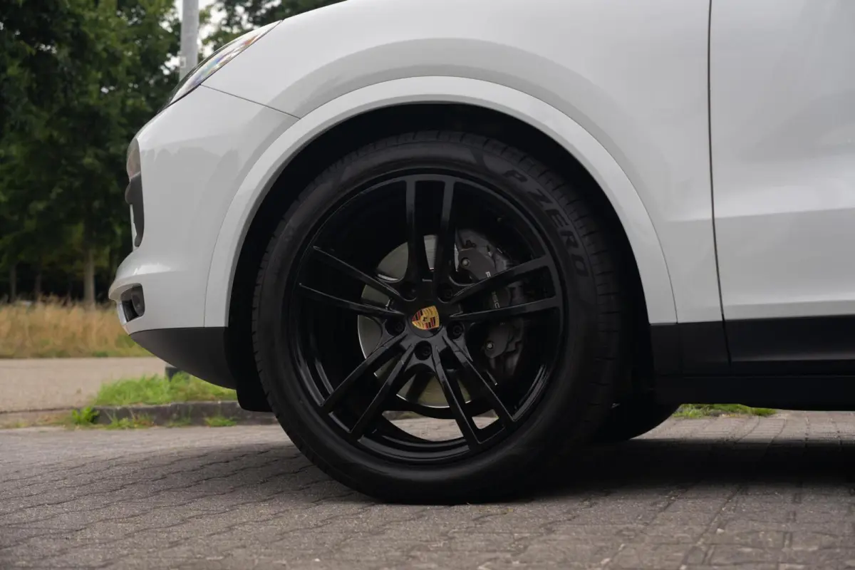 3.0 E-Hybrid Platinum Edition|Panorama|Bose|Massage|Trekhaak|Ventilatie|360 Camera|Chrono|Dealer Onderhouden