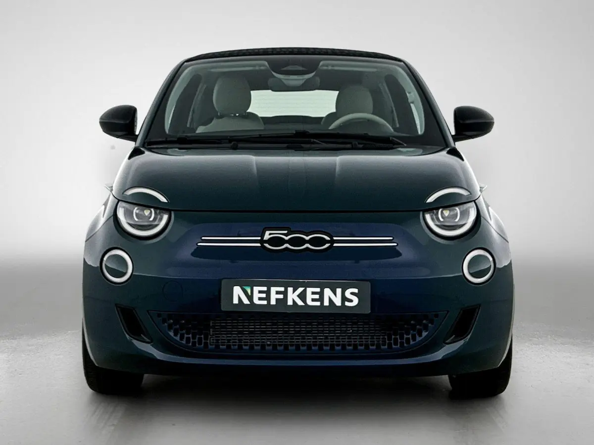 118pk La Prima 42 kWh Automaat | Soft Top | Navigatie | Climate Control | Adaptieve Cruise Control | Achteruitrijcamera | Dodehoekdetectie | 17" Lichtmetalen Velgen | Apple Carplay/Android A