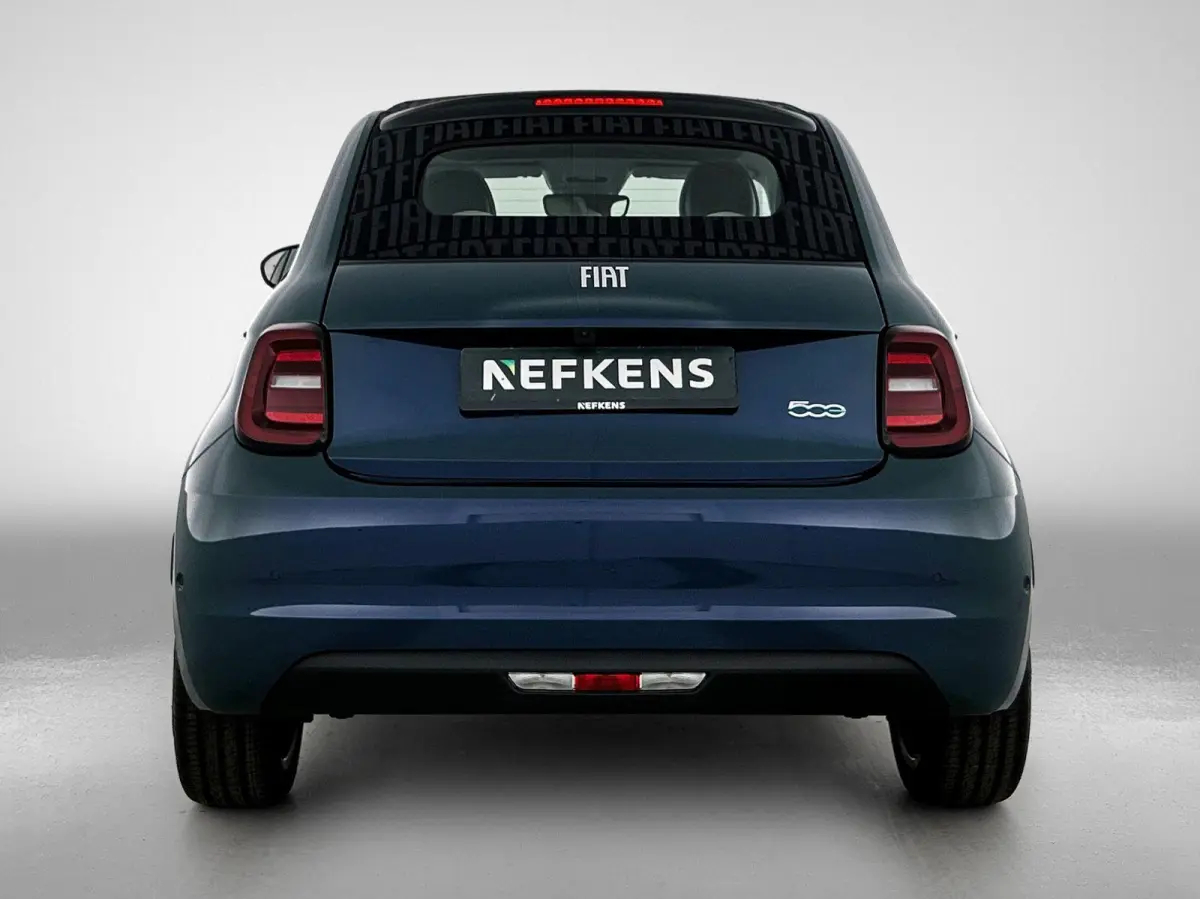 118pk La Prima 42 kWh Automaat | Soft Top | Navigatie | Climate Control | Adaptieve Cruise Control | Achteruitrijcamera | Dodehoekdetectie | 17" Lichtmetalen Velgen | Apple Carplay/Android A