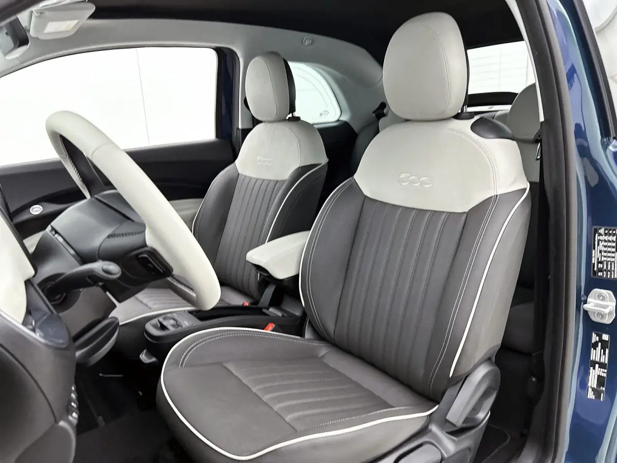 118pk La Prima 42 kWh Automaat | Soft Top | Navigatie | Climate Control | Adaptieve Cruise Control | Achteruitrijcamera | Dodehoekdetectie | 17" Lichtmetalen Velgen | Apple Carplay/Android A