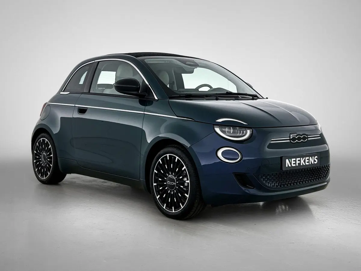 118pk La Prima 42 kWh Automaat | Soft Top | Navigatie | Climate Control | Adaptieve Cruise Control | Achteruitrijcamera | Dodehoekdetectie | 17" Lichtmetalen Velgen | Apple Carplay/Android A