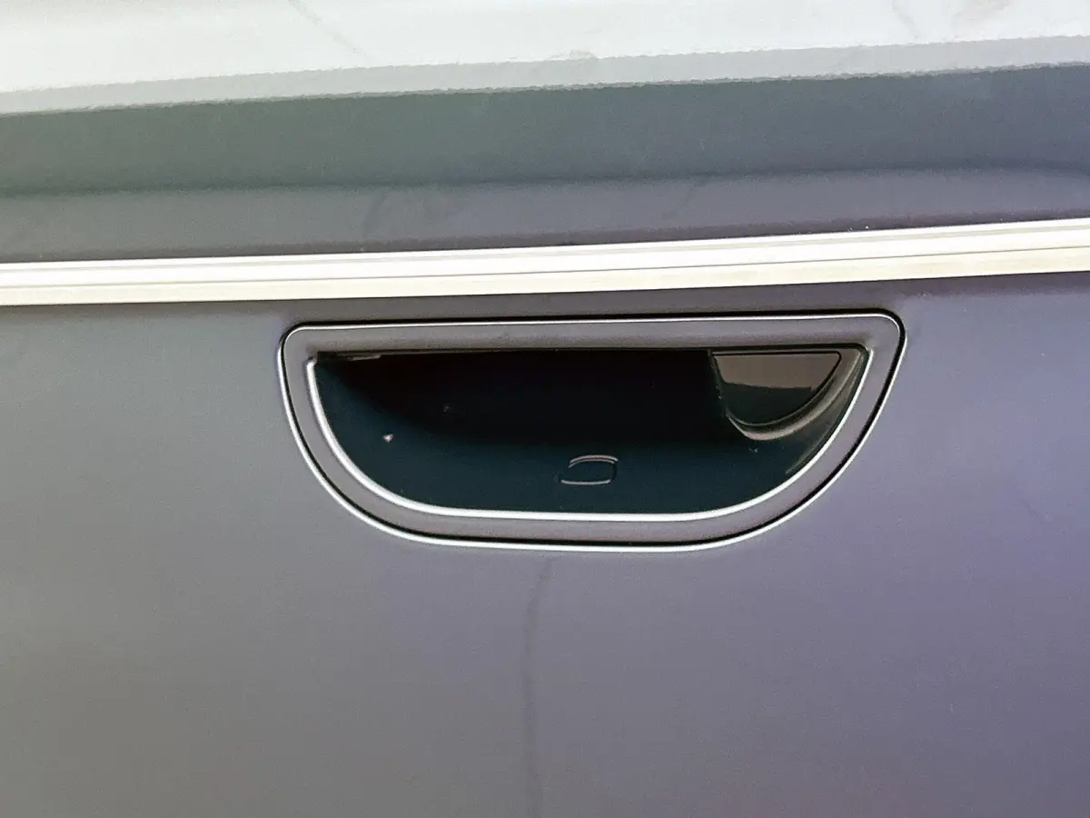 118pk La Prima 42 kWh Automaat | Soft Top | Navigatie | Climate Control | Adaptieve Cruise Control | Achteruitrijcamera | Dodehoekdetectie | 17" Lichtmetalen Velgen | Apple Carplay/Android A