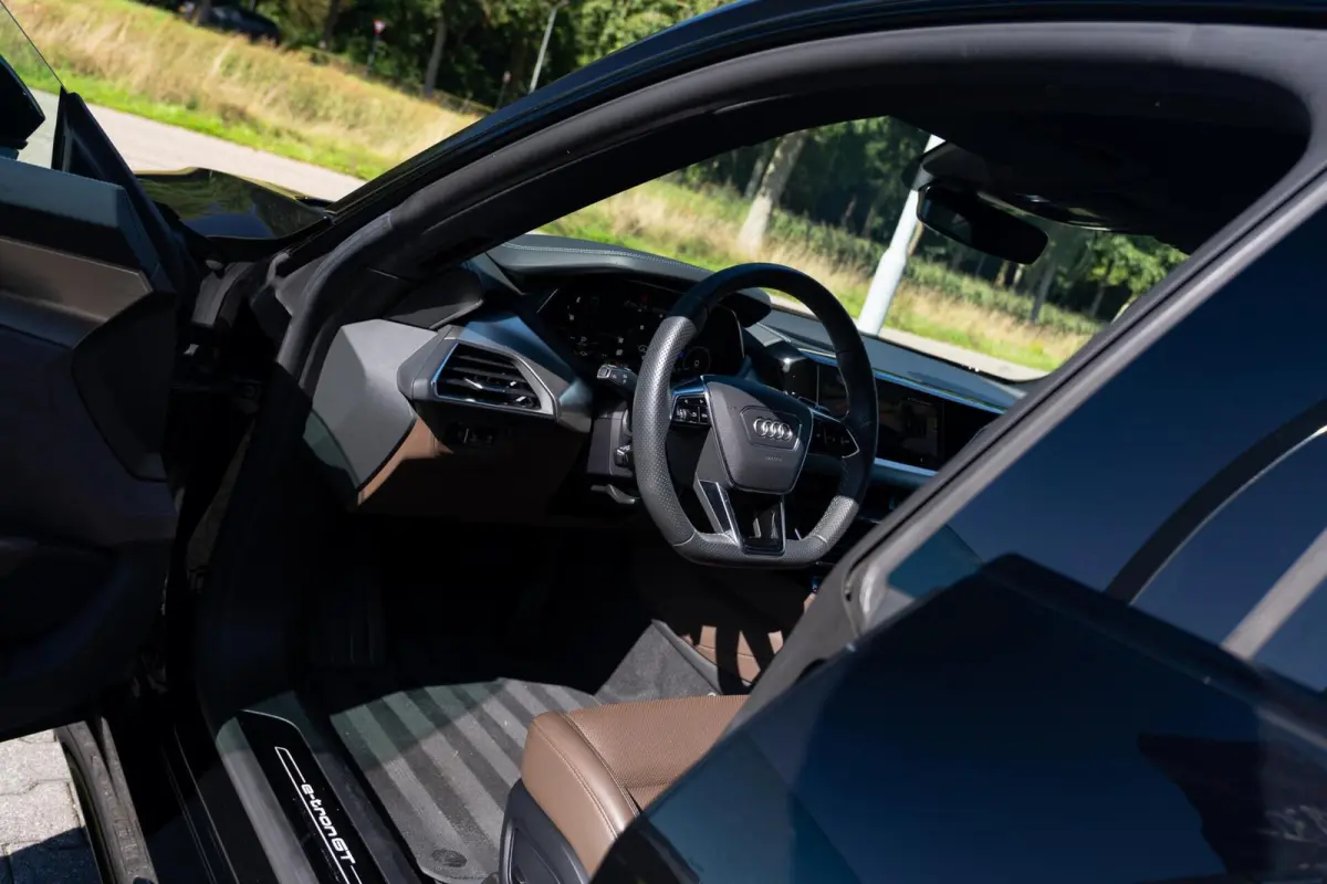 Edition ZERO 93 kWh|Org.NL NAP|1ste Eig.|BTW|RS-Seat|Ceramic|Carbon|Head Up|Matrix|Nachtzicht|Bang en Olufsen|S-Line|Luchtvering|Dealer Onderhouden