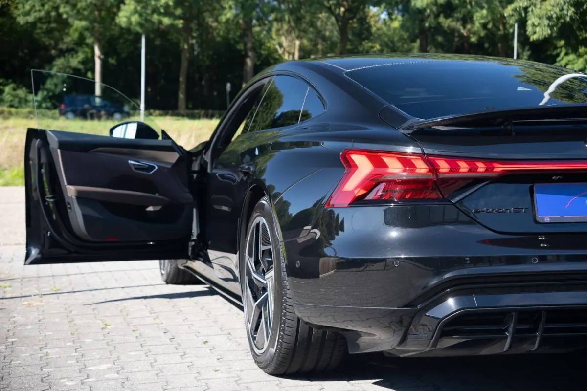 Edition ZERO 93 kWh|Org.NL NAP|1ste Eig.|BTW|RS-Seat|Ceramic|Carbon|Head Up|Matrix|Nachtzicht|Bang en Olufsen|S-Line|Luchtvering|Dealer Onderhouden