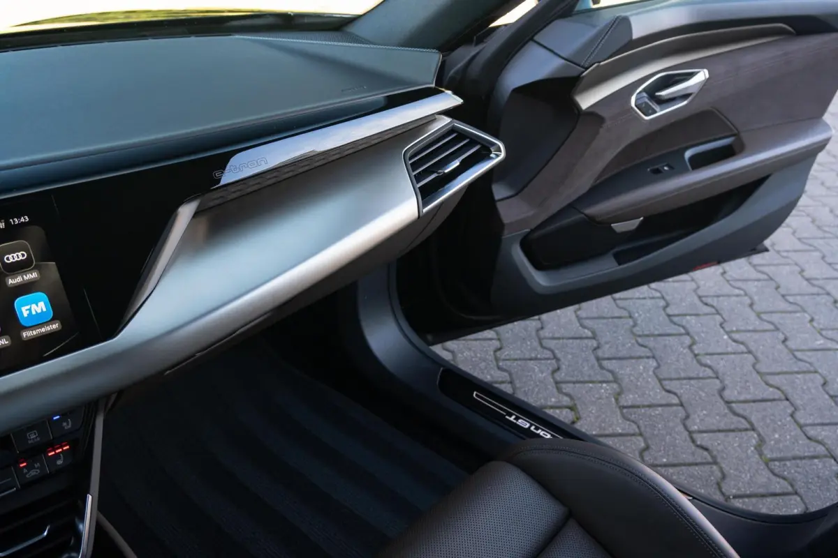 Edition ZERO 93 kWh|Org.NL NAP|1ste Eig.|BTW|RS-Seat|Ceramic|Carbon|Head Up|Matrix|Nachtzicht|Bang en Olufsen|S-Line|Luchtvering|Dealer Onderhouden