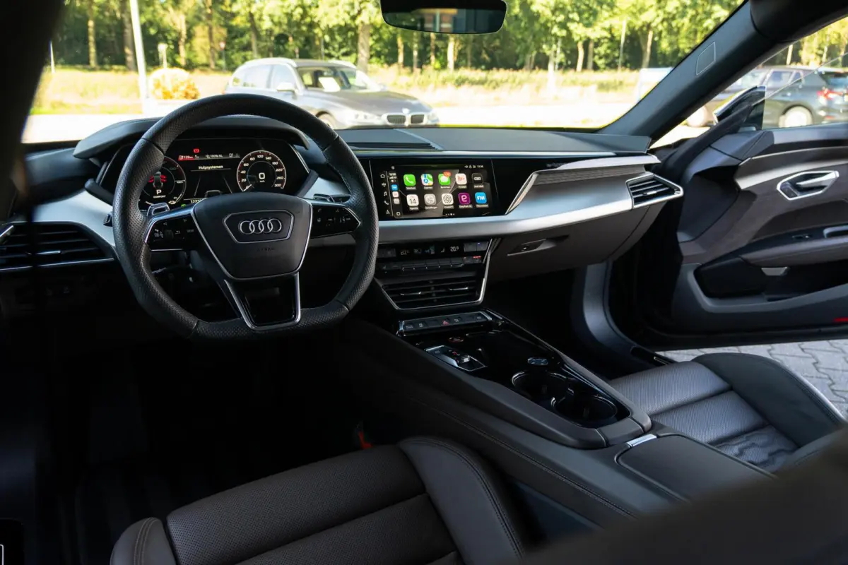 Edition ZERO 93 kWh|Org.NL NAP|1ste Eig.|BTW|RS-Seat|Ceramic|Carbon|Head Up|Matrix|Nachtzicht|Bang en Olufsen|S-Line|Luchtvering|Dealer Onderhouden