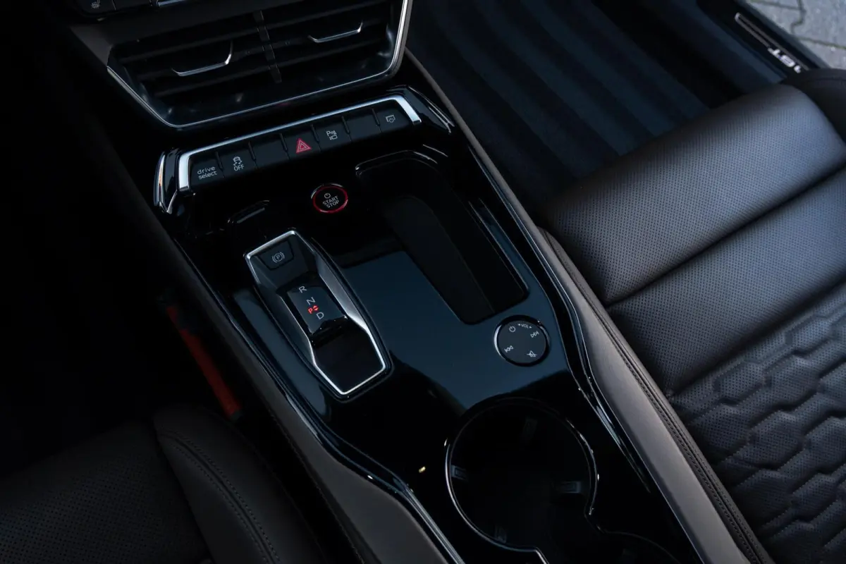 Edition ZERO 93 kWh|Org.NL NAP|1ste Eig.|BTW|RS-Seat|Ceramic|Carbon|Head Up|Matrix|Nachtzicht|Bang en Olufsen|S-Line|Luchtvering|Dealer Onderhouden