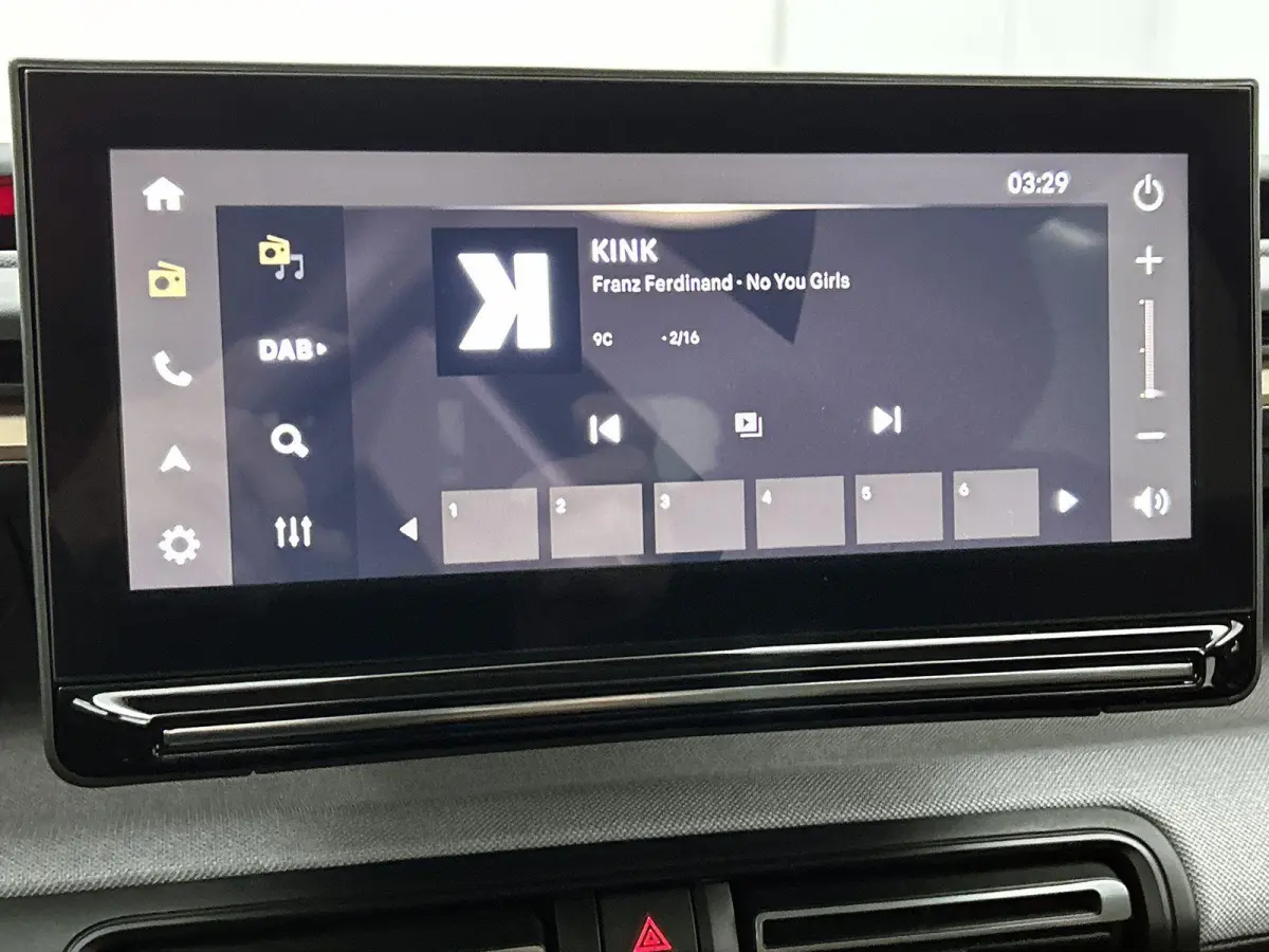 1.2 Hybrid 145pk Plus Automaat | Navigatie | Apple Carplay/Android Auto | Climate Control | Cruise Control | Achteruitrijcamera | Parkeersensoren |